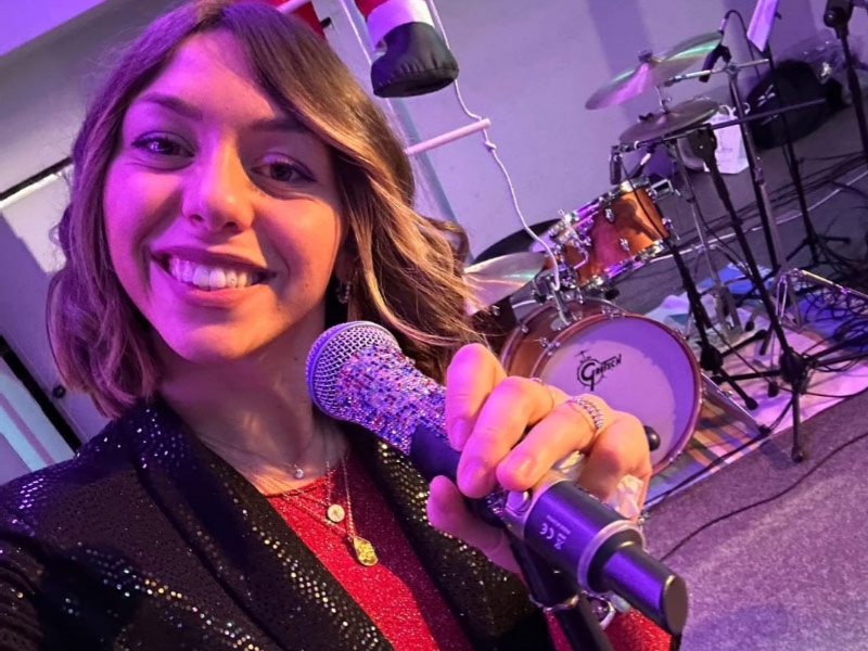 “La Bella e le Bestie”: Uno Spettacolo Comico e Musicale per la Giornata della Donna
