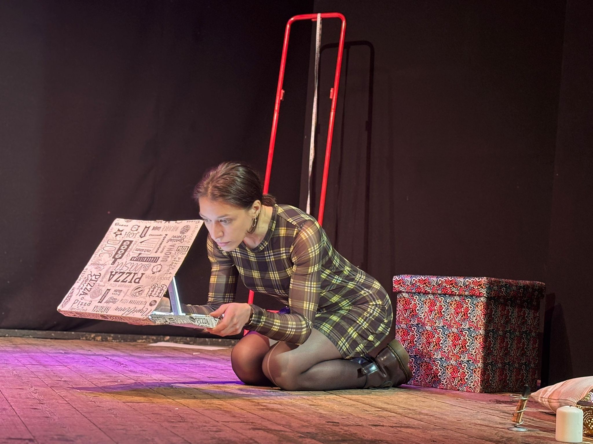 Hungry: il lato grottesco della fame di successo in scena al Teatro Trastevere