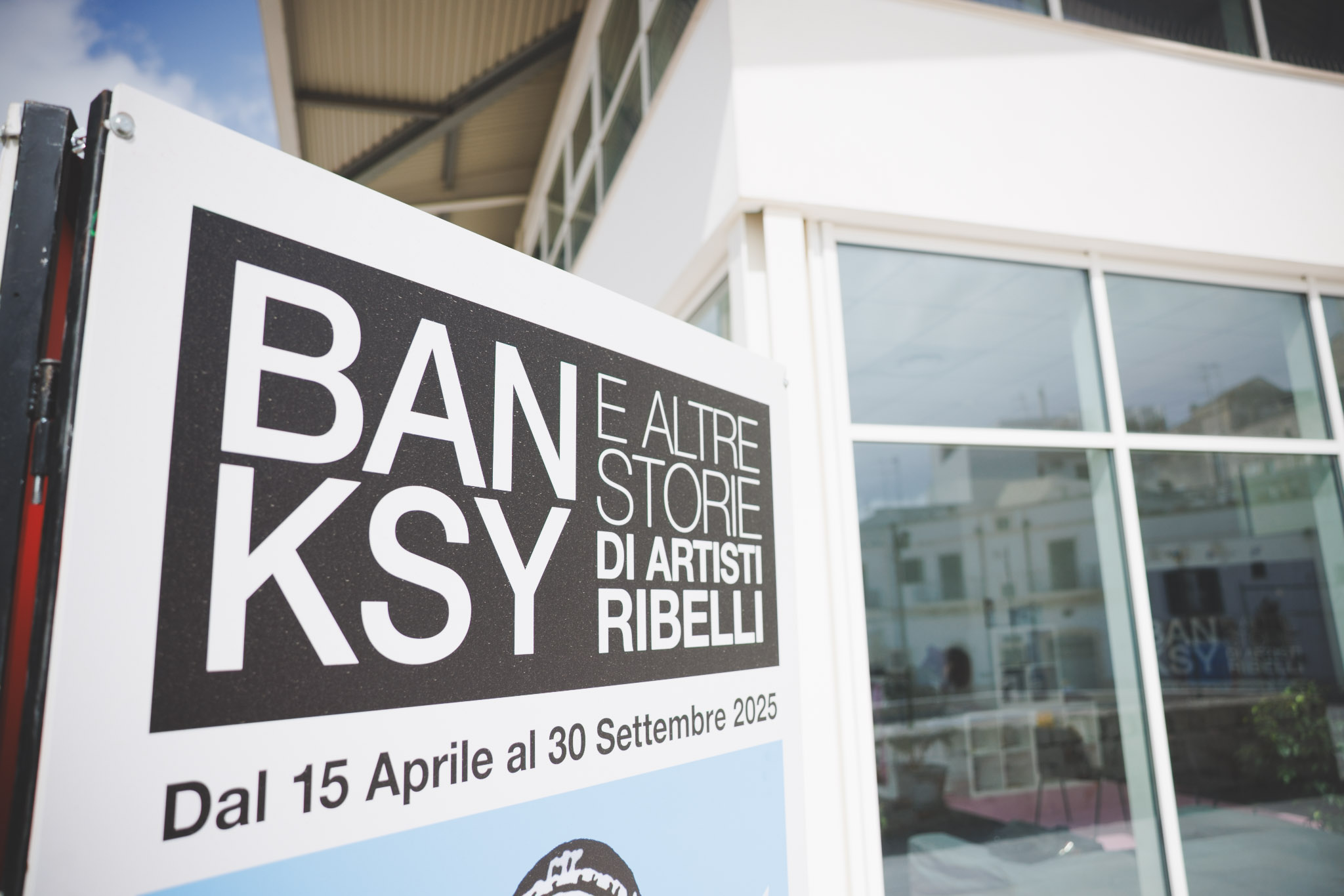 Banksy e gli Artisti Ribelli in Mostra ad Alberobello: Un’Esperienza tra Provocazione e Bellezza