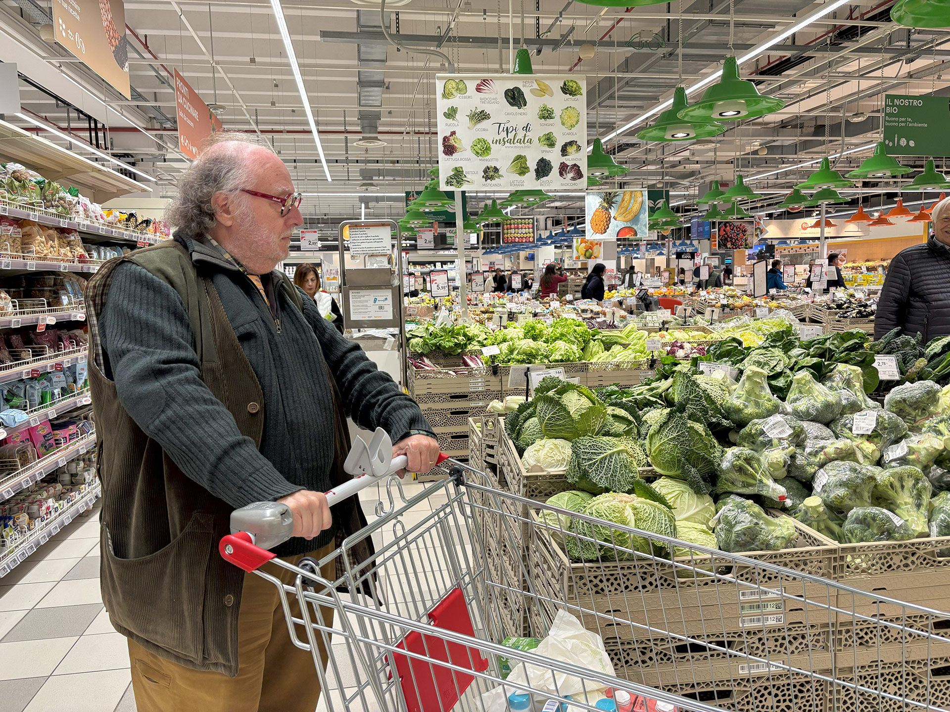Edoardo Raspelli Recensisce l’Ipercoop di Crevoladossola: Cucina Onesta a Prezzi Popolari
