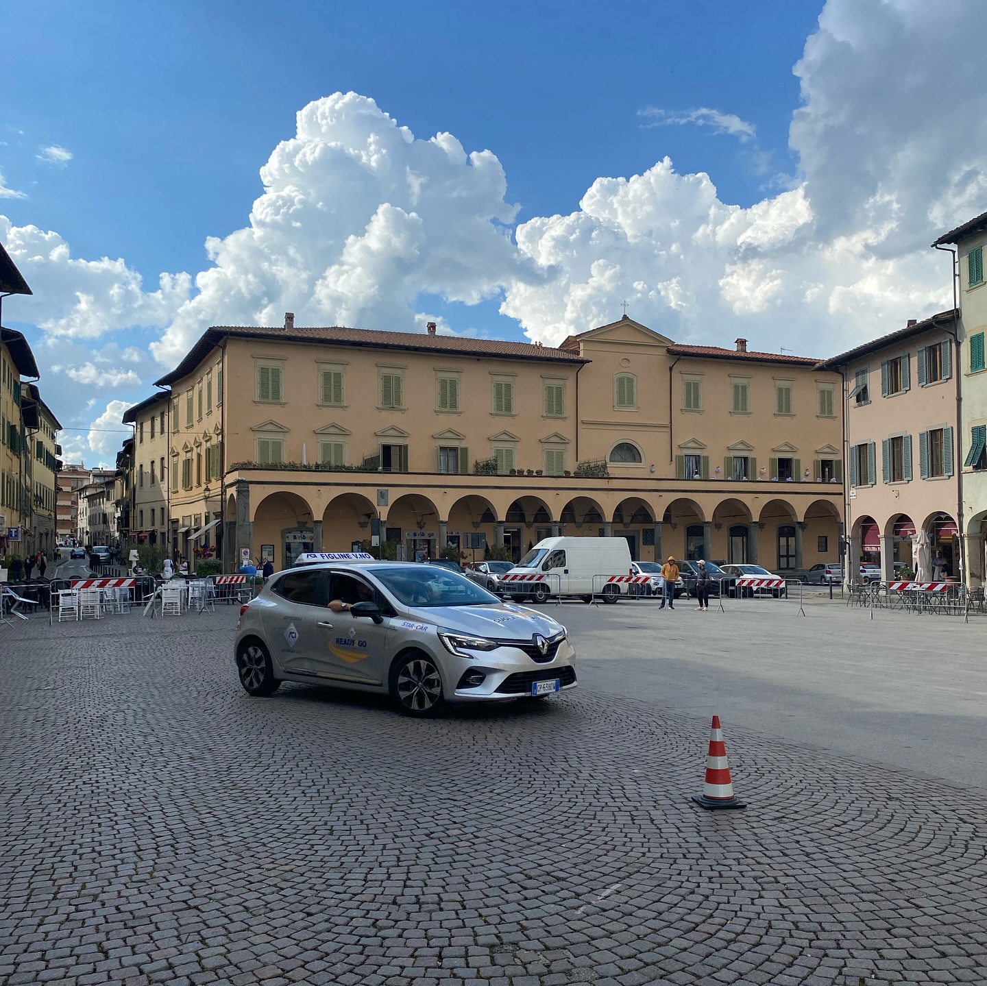 Educazione Stradale in Piazza: ACI e Polizia Municipale Insegnano la Guida Sicura a Figline e Incisa