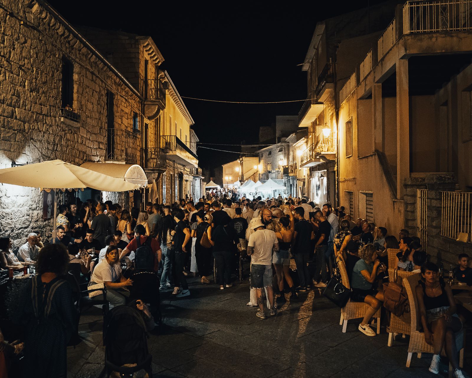 “Martedì nel Borgo” Torna a Illuminare le Estati di Aggius con Cultura, Musica e Tradizione