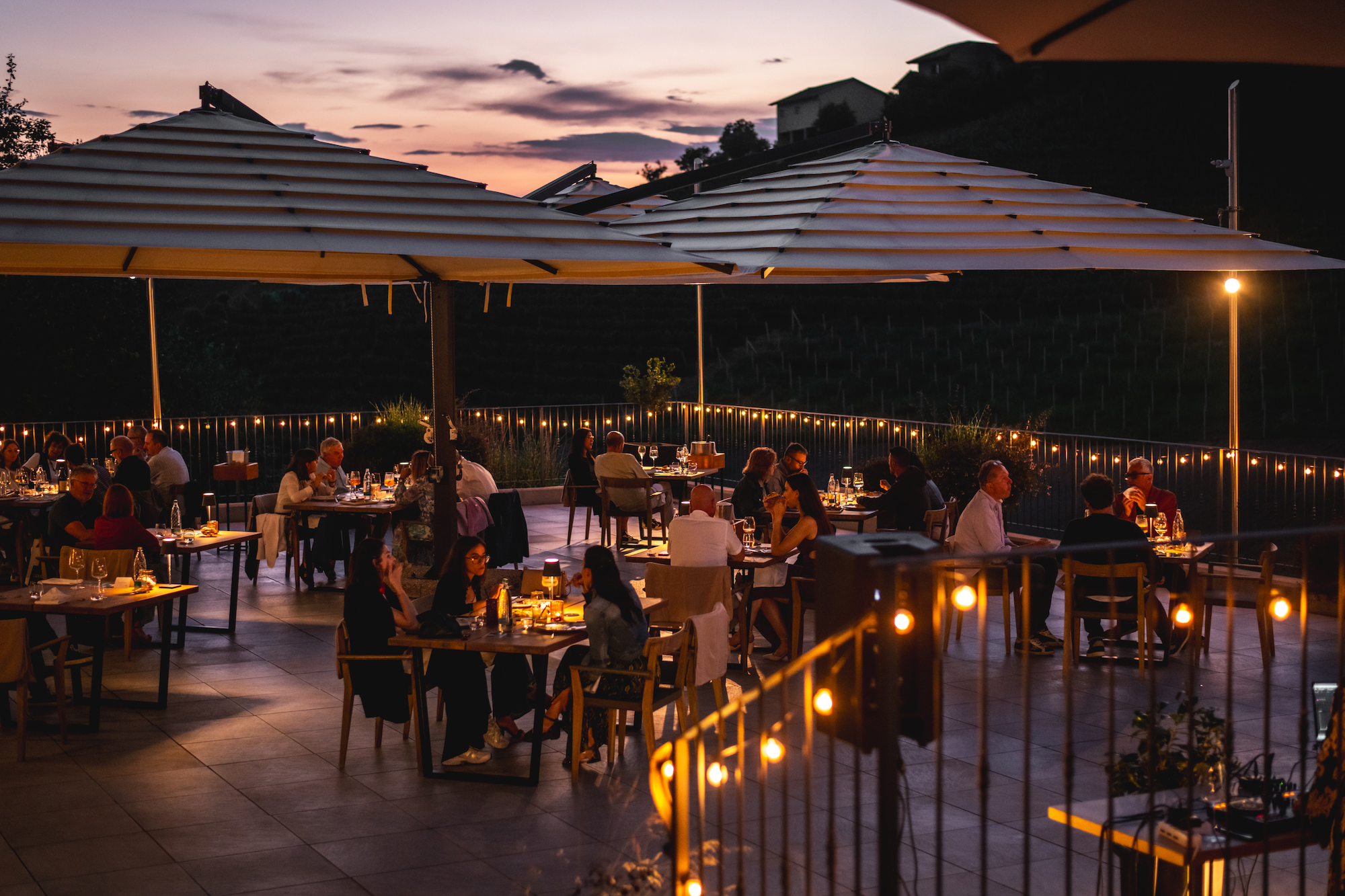 FREquenze, le serate pop‑glamour al tramonto al Réva Resort