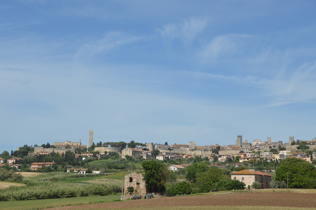 Tarquinia di Sera, Alla Scoperta del Centro Storico con le Visite Guidate Notturne di Claudia Moroni
