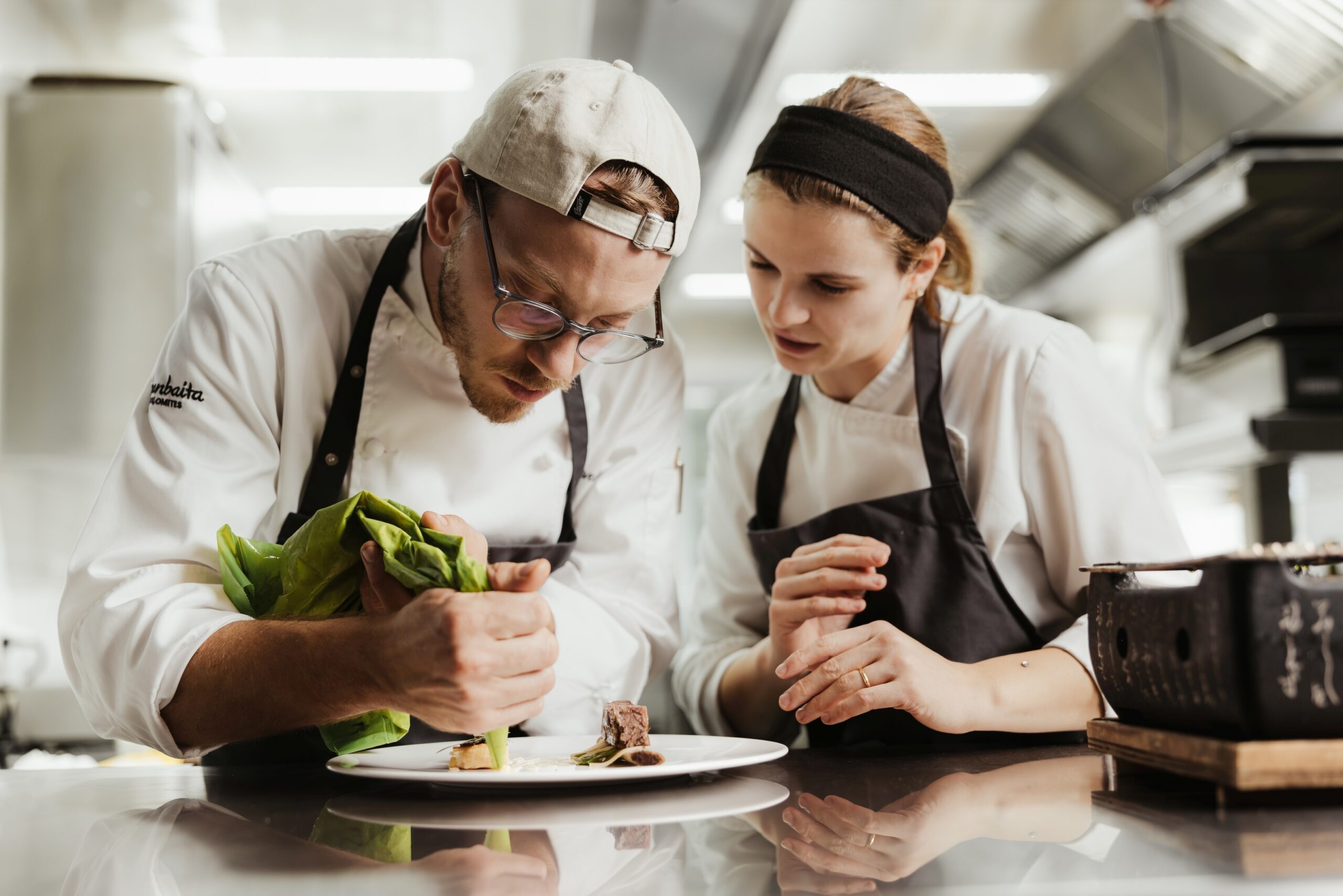 Gli chef Marc Bernardi e Sofia Parduzzi firmano la cucina del Granbaita Dolomites