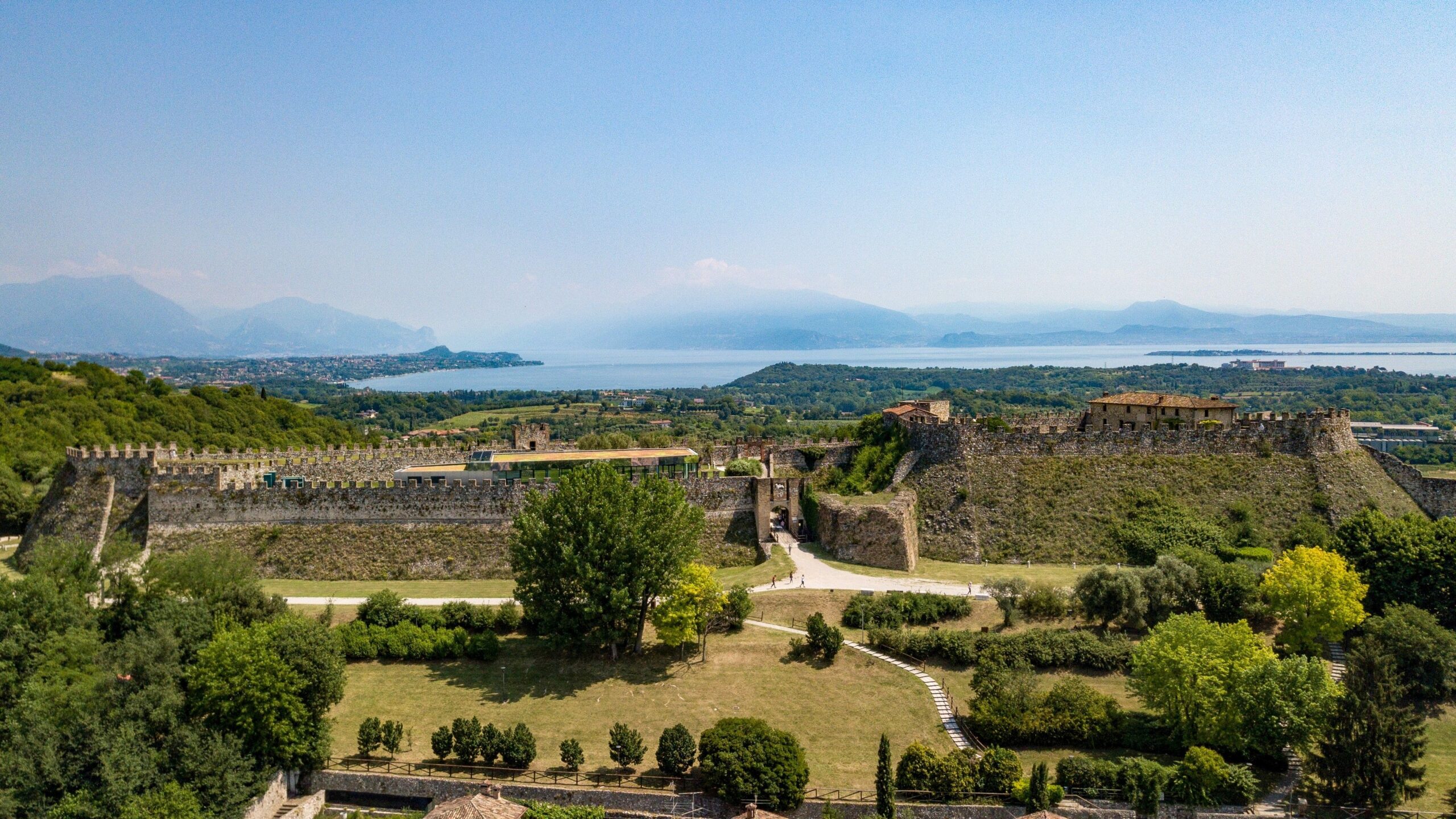 Premio Nocivelli 2025: alla Rocca di Lonato la XVI edizione dedicata ai giovani artisti